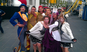 Plusieurs artistes de La Troupe au Festival Juste pour Rire en 2012 à Montréal. Amuseur public, personnage et clown!